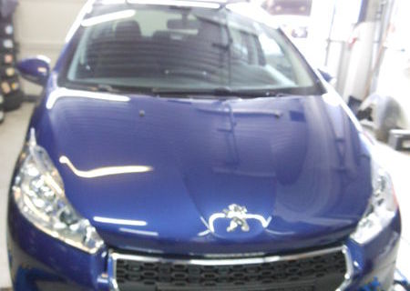 Vand Peugeot 208 din 2013 Vand Peugeot 208 din 2013