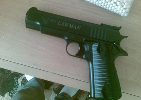 VAND PISTOL cu aer comprima 400ron