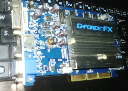 VAND PLACA VIDEO GForce 128Mb Noua