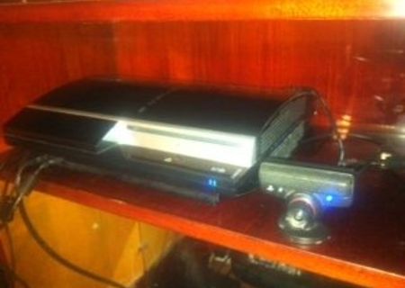 Vand PlayStation3 40Gb +accesorii + jocuri Vand PlayStation3 40Gb +accesorii + jocuri