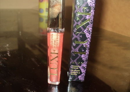 VAND PRODUSE AVON