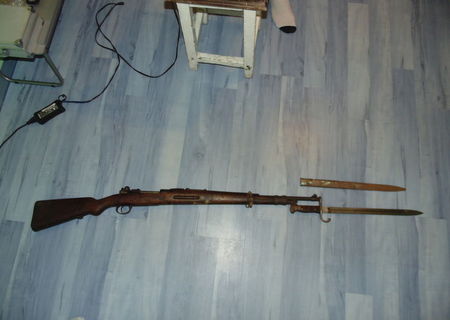 vand pusca si baioneta militara pentru panoplie