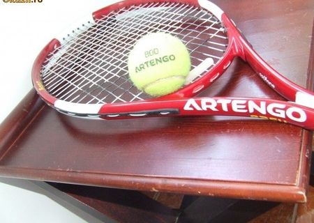 Vand racheta de tenis Artengo .