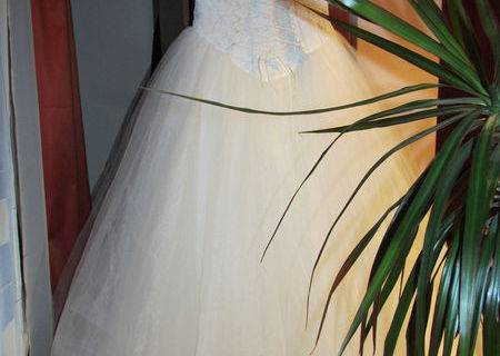 Vand rochie de mireasa Vand rochie de mireasa