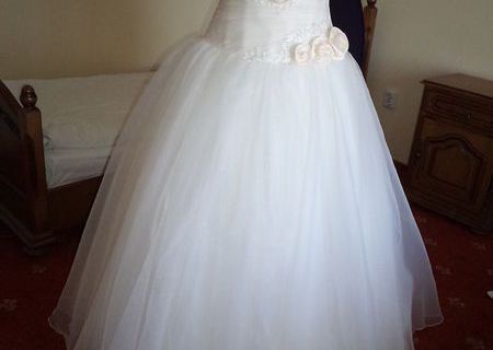 Vand Rochie de mireasa Vand Rochie de mireasa