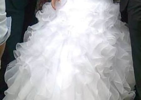 Vand rochie de mireasa colectia 2013 Vand rochie de mireasa colectia 2013