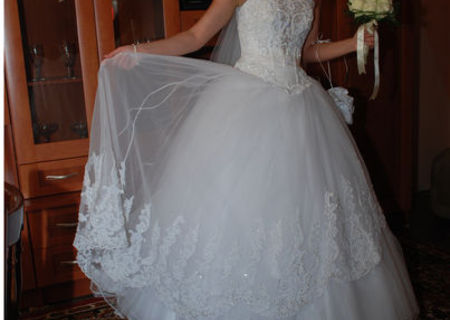 vand rochie de mireasa tip printesa vand rochie de mireasa tip printesa