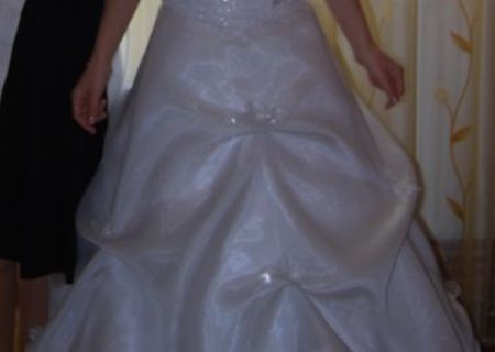 vand rochie mireasa vand rochie mireasa
