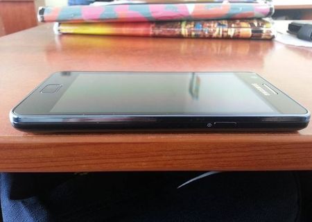 Vand SAMSUNG GALAXY S2 PLUS.