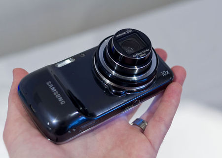 Vand Samsung Galaxy s4 zoom sau schimb Vand Samsung Galaxy s4 zoom sau schimb