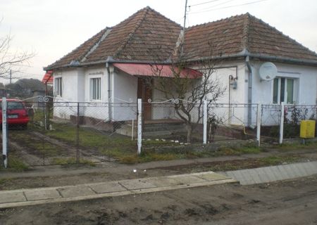 vand sau schimb casa in Bogata Schimb cu apartament  in Ludus