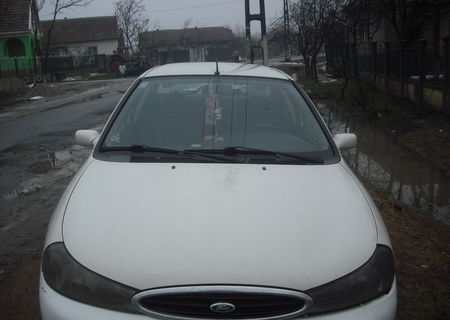 Vand sau schimb ford mondeo 1997