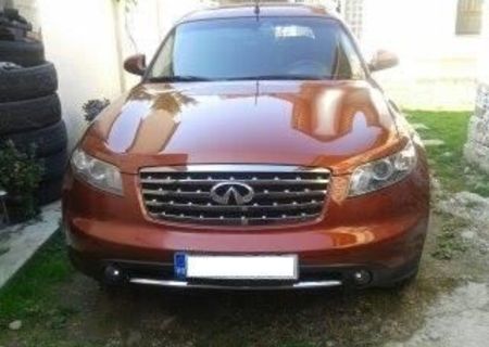 vand sau schimb Infiniti FX35