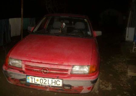 vand sau schimb opel astra f