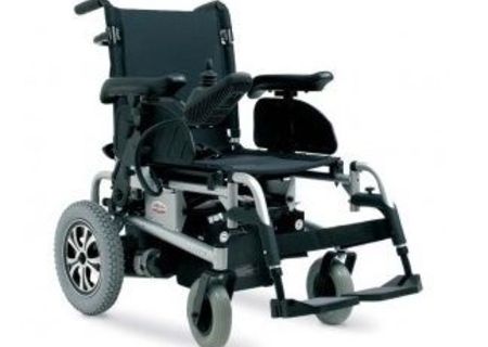 Vand scaun rulant electric pentru persoane cu handicap