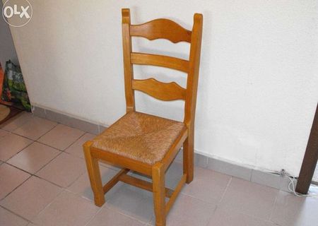 Vand Scaune Din Lemn Masiv Cu Sezut Din Rachita - 6 Bucati