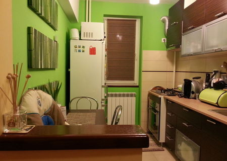 Vand/Schimb apartament cu 2 camere