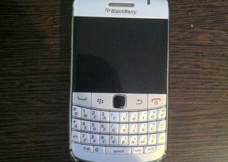 Vand/schimb BlacBerry 9700 bold white  -incarcator  -husa