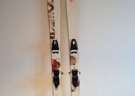 VAND Schiuri ARMADA TST 13/14 – pret 1700 RON VAND Schiuri ARMADA TST 13/14 – pret 1700 RON