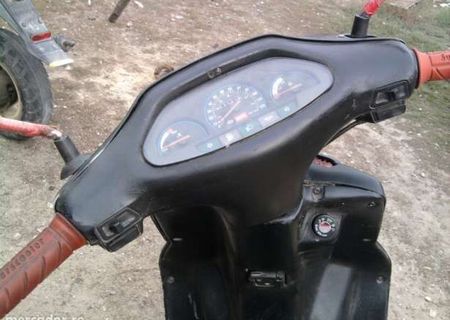 Vand scuter Aprilia Sr 50 inscris pe Valcea