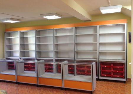 Vand set de Rafturi / Vitrine / Pulturi Magazin