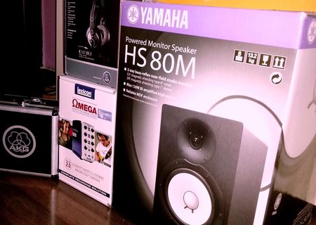 Vand Studio Audio Nou Garantie , pretul este  jumate