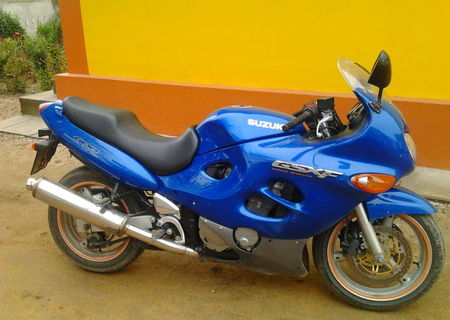 Vand suzuki gsx 600 f sau schimb cu scuter