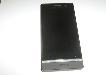 vand telefon mobil smartphone Sony Xperia U