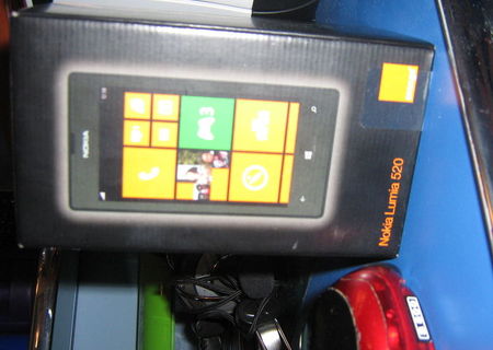 vand telefon nokia lumia 520 red
