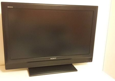Vand Televizor LCD Sony BRAVIA KDL-32 P3000, 81cm Vand Televizor LCD Sony BRAVIA KDL-32 P3000, 81cm