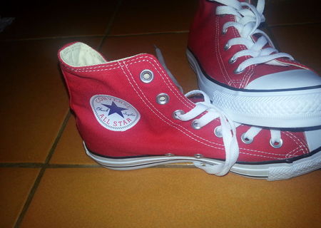 VAND TENESI ROSII CONVERSE