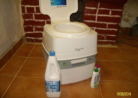 Vand Toaleta ecologica Campa Potti si solutie la 2 l