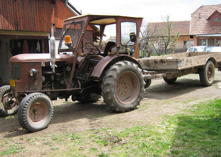 Vând Tractor