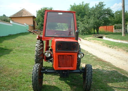 vand tractor u 445 cu motor facut recent servodirectie