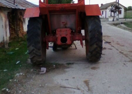vand tractor u 650 decompletat