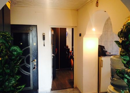 VAND URGENT APARTAMENT 3 CAMERE.