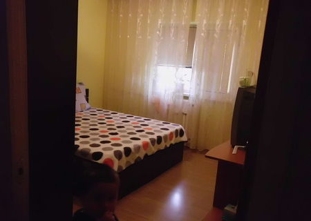 vand urgent apartament 3 camere