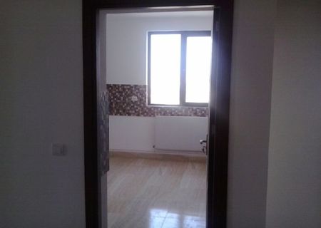 Vand urgent apartament  nou in vila, in Geamana