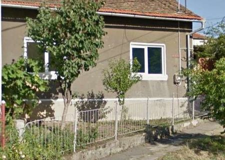 VAND URGENT Casa in orsova,zona nord,strada marasasti 27 000 €