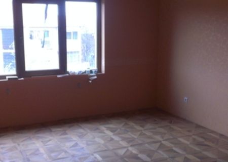 vand urgent vila care se preteaza si pentru spatiu comercial vand urgent vila care se preteaza si pentru spatiu comercial