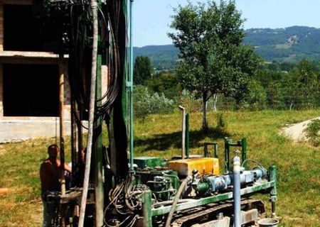 Vand utilaj profesional pentru foraje Vand utilaj profesional pentru foraje