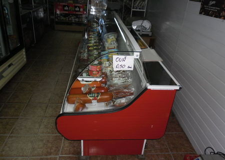 vand vitrina frigorifica mezeluri