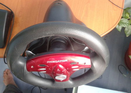 Vand volan PC Trust Predator