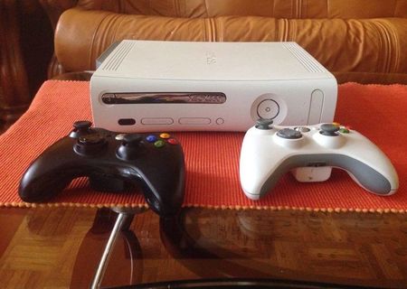 Vand XBOX 360 Phat modat HDD de 60GB cu 2 controllere wireless Vand XBOX 360 Phat modat HDD de 60GB cu 2 controllere wireless