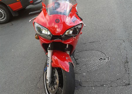 vand yamaha r6 accidentata