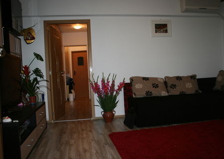 Vanzare apartament 3 camere