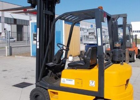 VANZARE STIVUITOARE DIESEL SI ELECTRICE VANZARE STIVUITOARE DIESEL SI ELECTRICE