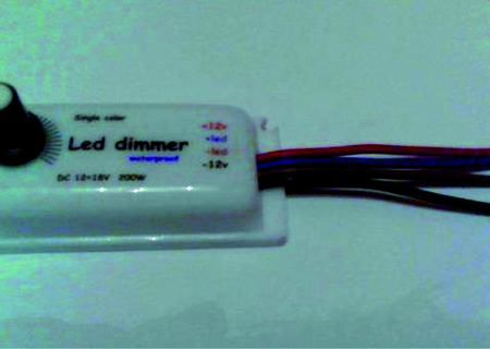 Variator de tensiune pentru leduri