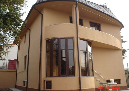 Vila Alunisului/Brancoveanu cu doua intrari, pentru uz rezidential sau firma Vila Alunisului/Brancoveanu cu doua intrari, pentru uz rezidential sau firma