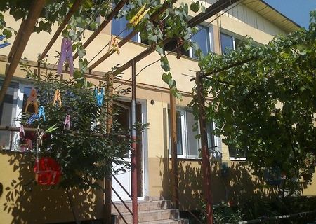 Vila de vanzare tip duplex